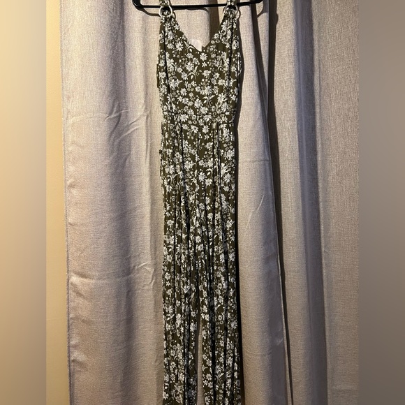 Green flowery jumpsuit - Picture 2 of 5